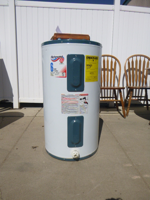 lot 81 image: Richmond Electric Water Heater