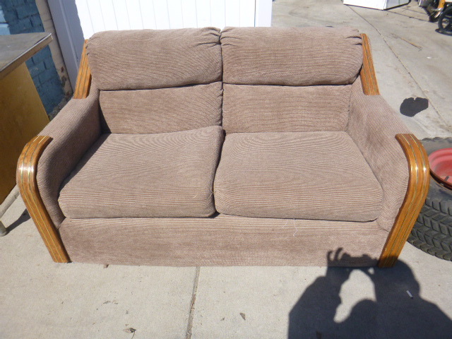 lot 84 image: Love Seat