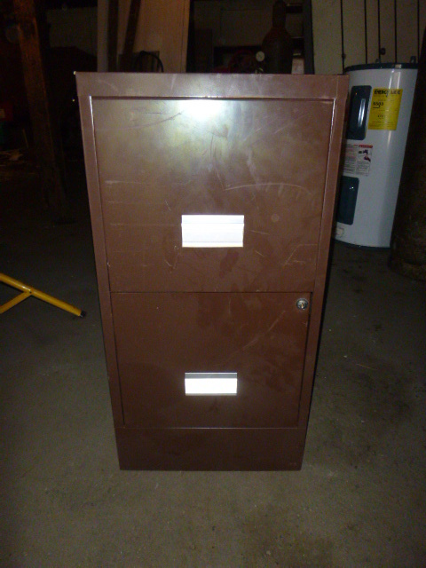 lot 103 image: 2 Drawer File Cabinet