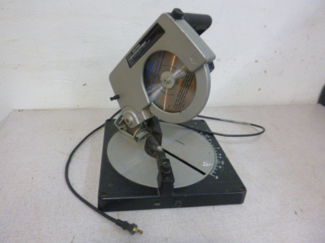 lot 108 image: Craftsman 8 14 Compound Miter Saw