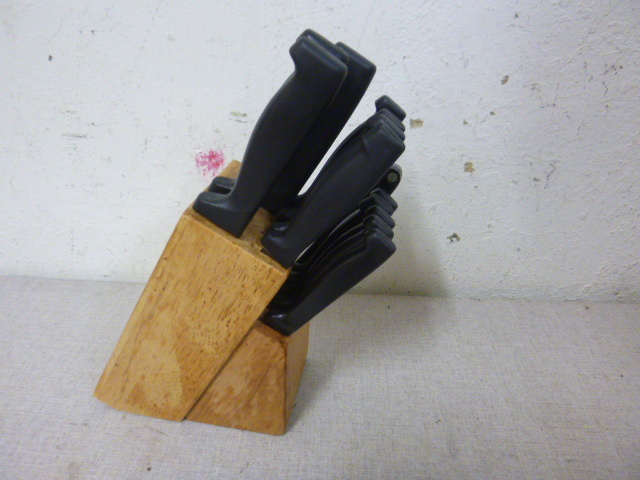 lot 115 image: Wood Block with Knives