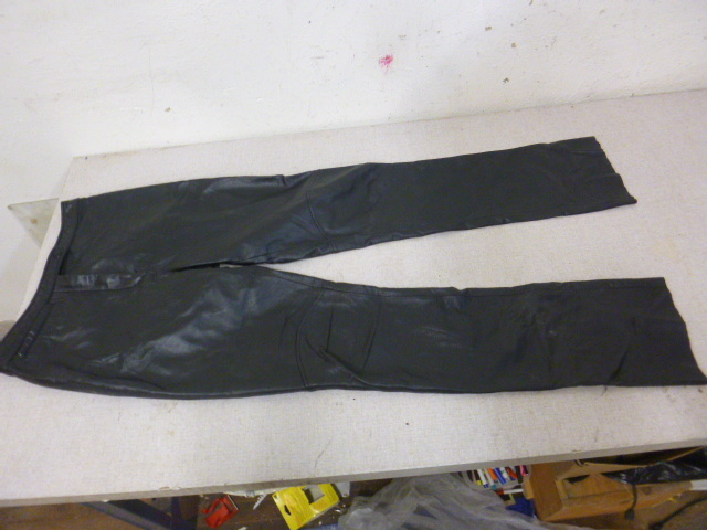 lot 117 image: Wilsons Leather Pants