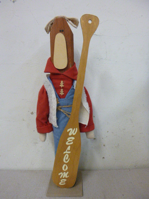 lot 122 image: Welcome Post
