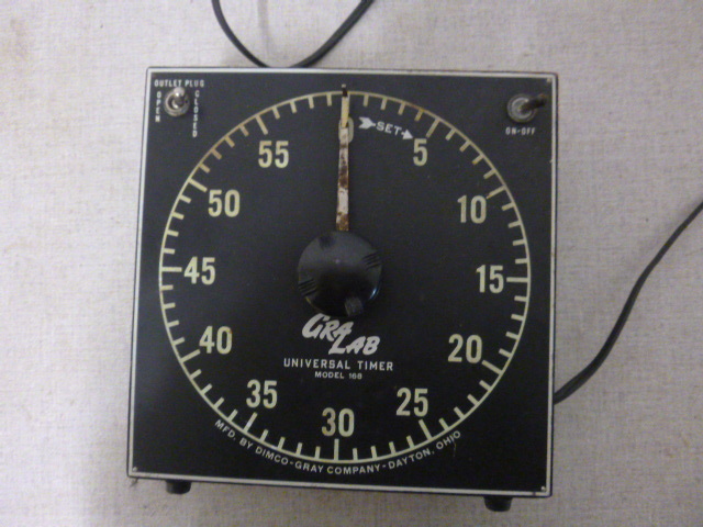 lot 128 image: CraLab Dimco-Gray Universal Timer