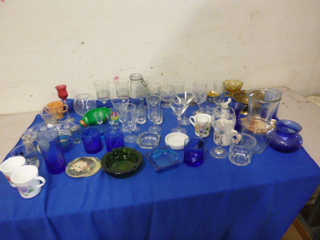 lot 137 image: Miscellaneous Glassware