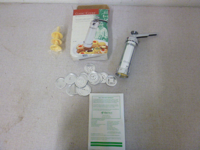 lot 138 image: Villaware Classic Cookie Profession Cookie Press