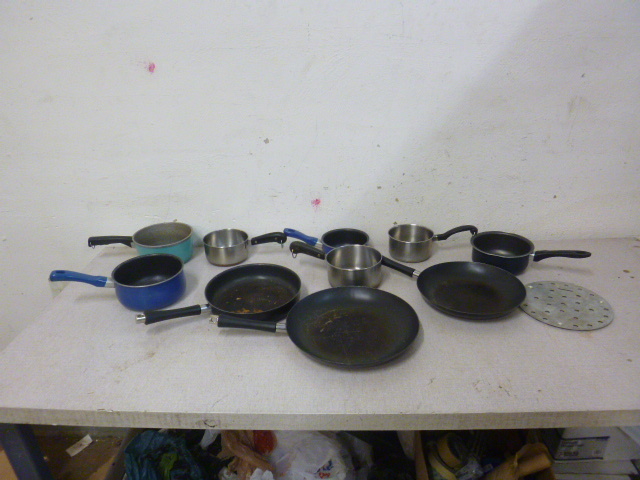 lot 146 image: Miscellaneous Pots and Pans