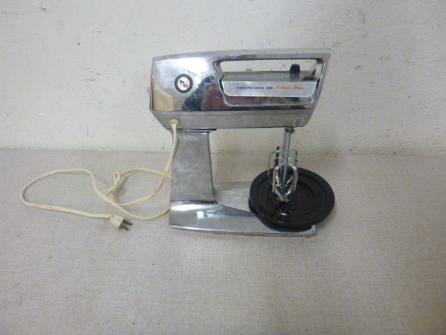 lot 148 image: Old Hamilton Beach Deluxe Mixer