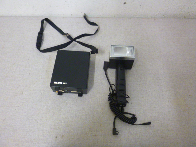 lot 154 image: Metz 402 Battery Pack and Flash