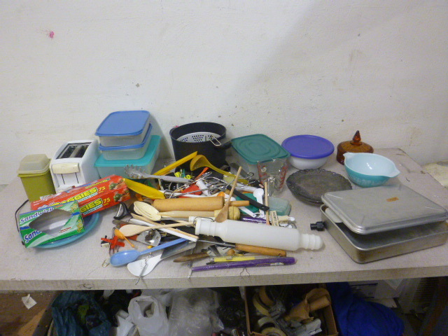 lot 167 image: Miscellaneous Kitchen Items