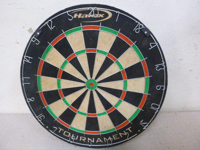 lot 172 image: Halex Dart Board
