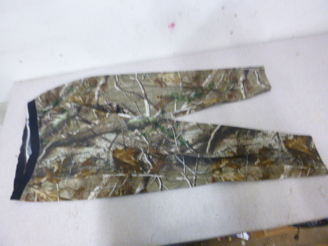 lot 185 image: Camouflage Under Garment