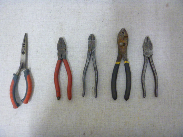 lot 197 image: Miscellaneous Pliers
