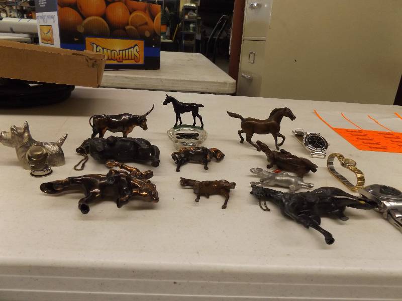 Figurines