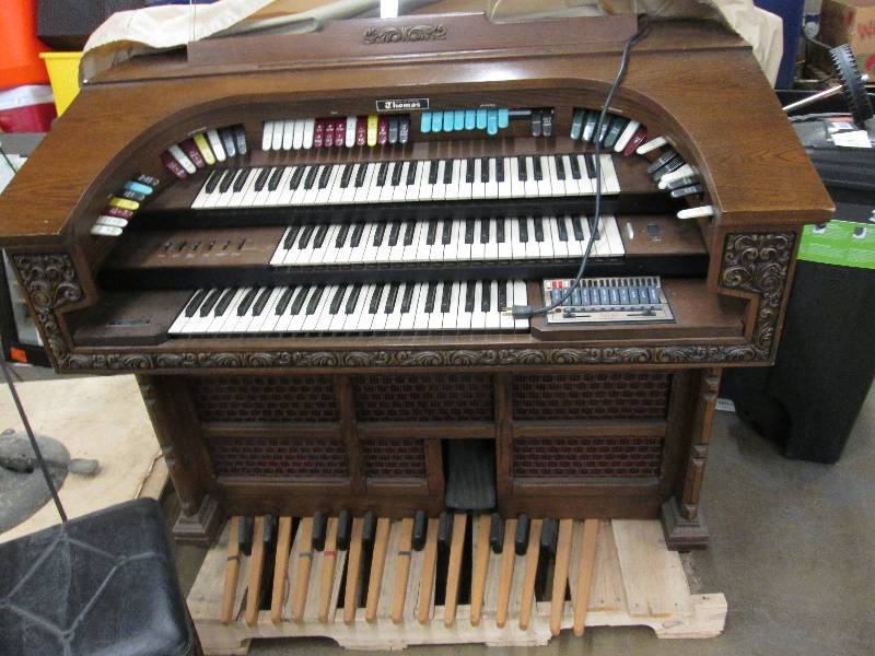 Thomas Sold State electric organ wi...