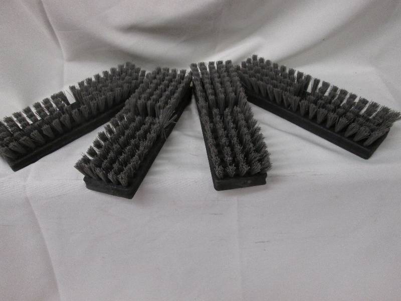 Lot of 4 Quickie scrub brushes, mou...