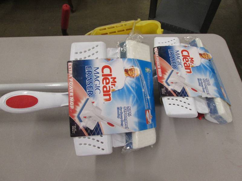 Lot of 2 Mr. Clean Magic Eraser pow...