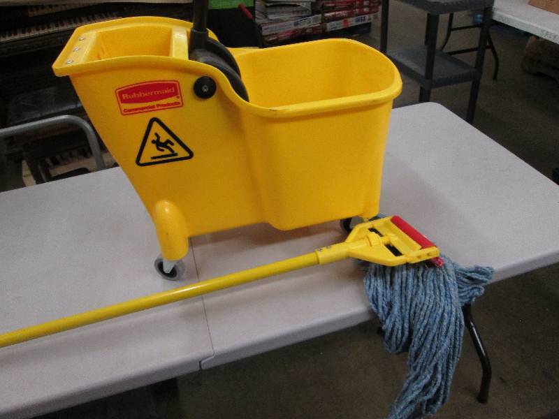 Rubbermaid Tandem Mop Bucket 31 qt ...
