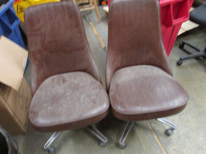 Lot of 2 high back vinyl chairs wit...