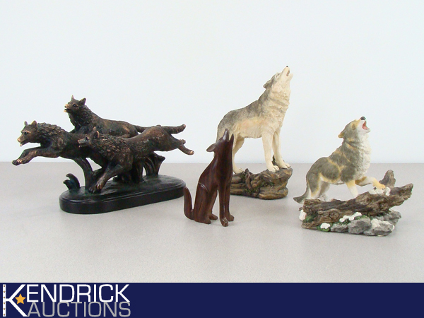 4 WolfCoyote Figurines
