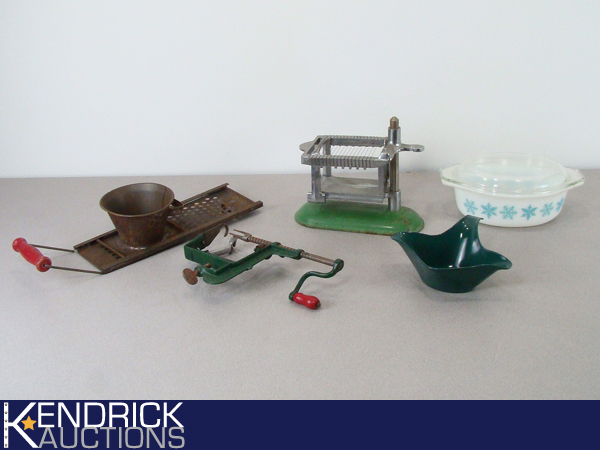 Lot of Vintage Kitchen Items