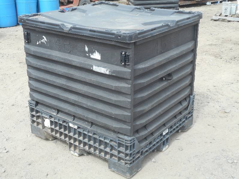 lot 12 image: Heavy Duty 45x48 Commercial Plastic Lidded Pallet Crate