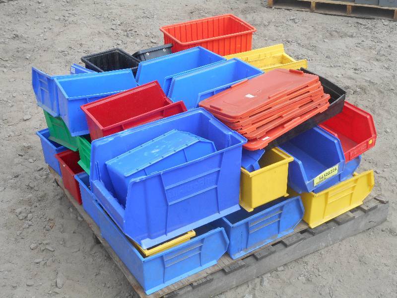 lot 16 image: Pallet Lot Of Assorted Sized Plastic Parts Bins (30)