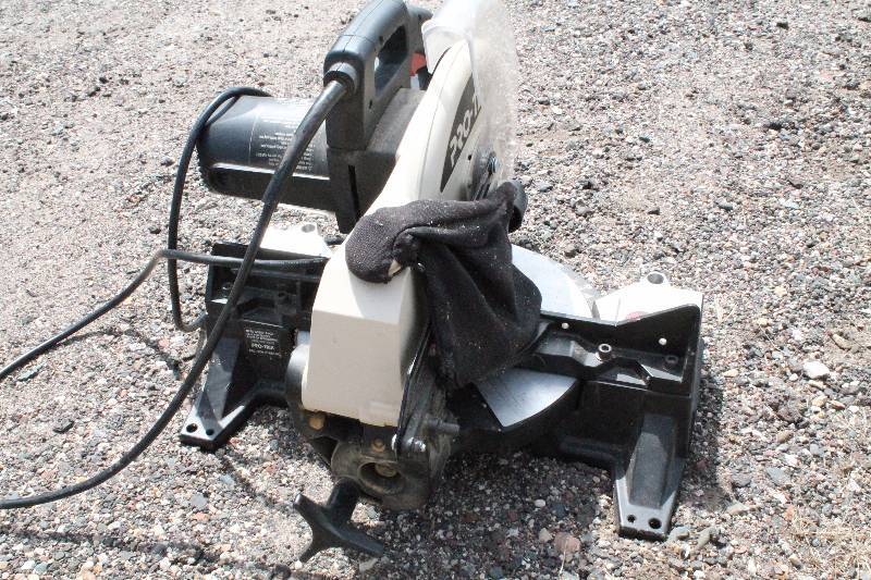 lot 30 image: Miter Saw
