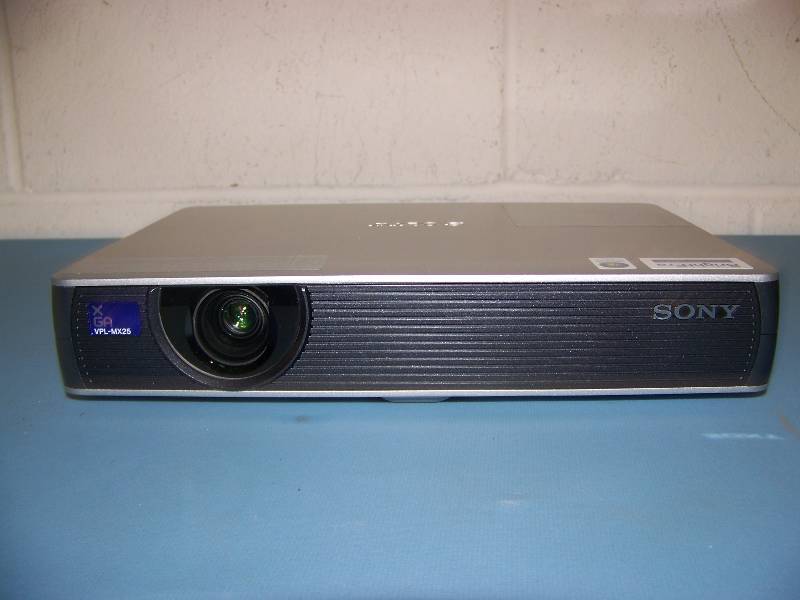 lot 13 image: Sony, VPL-MX25, LCD Projector with Remote Control, Cables and Travel Bag