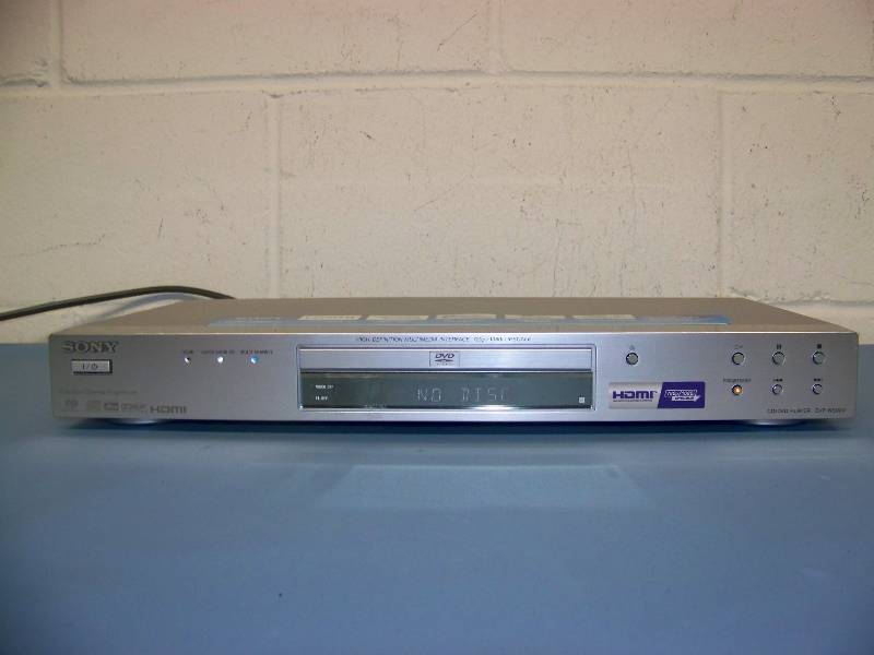 lot 46 image: Sony, DVD  CD Player with Remote Control