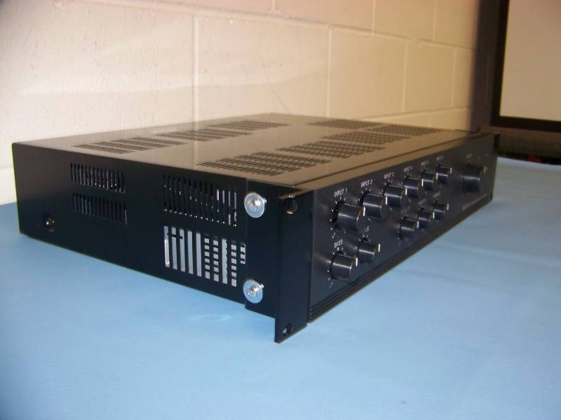 lot 34 image: TOA, 700 Series, 9-Channel, 60 Watt Mixer  Amplifier  Amp