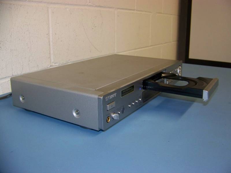 lot 41 image: Sony, DVD  CD Player with Remote Control