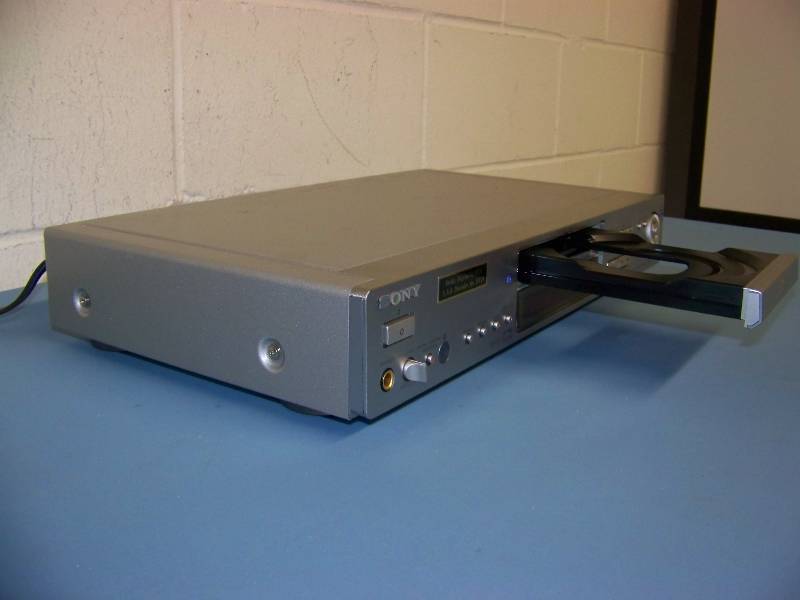 lot 43 image: Sony, DVD  CD Player