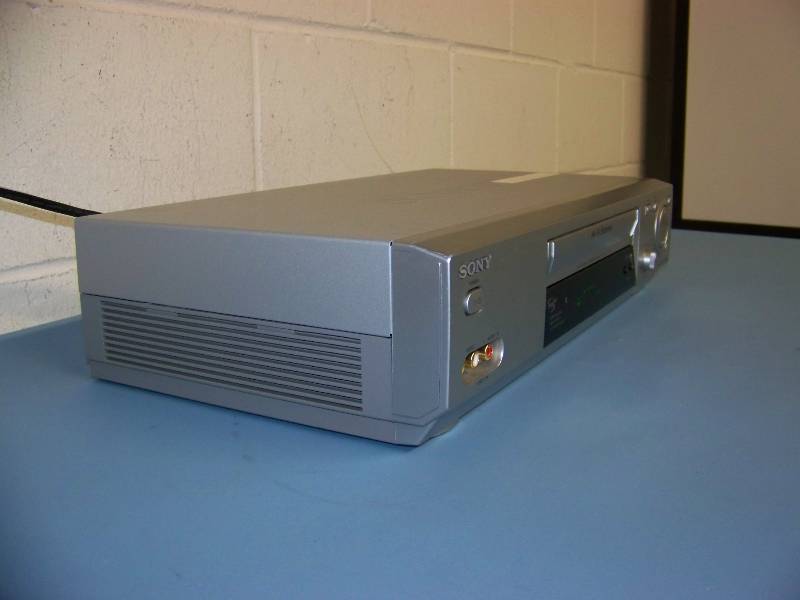 lot 50 image: Sony, Video Cassette Recorder (VCR) with Remote Control