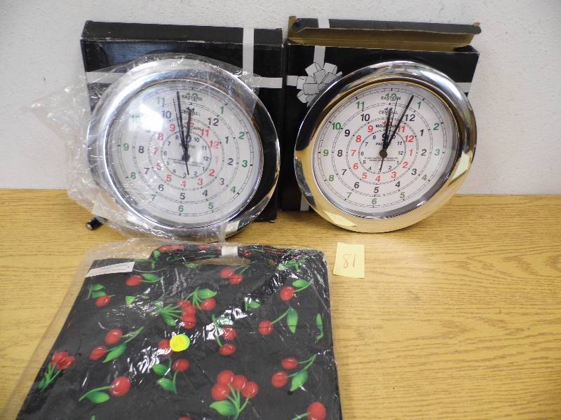 2 Wall Clocks and Tote