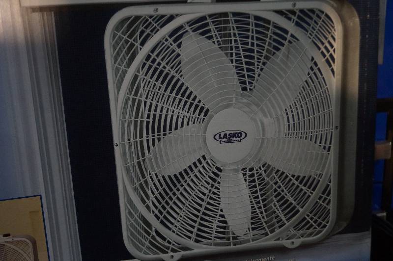 lot 20 image: Box Fan
