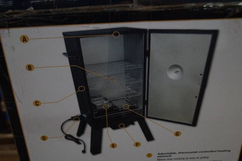 lot 32 image: Masterbuilt Electric Smokehouse