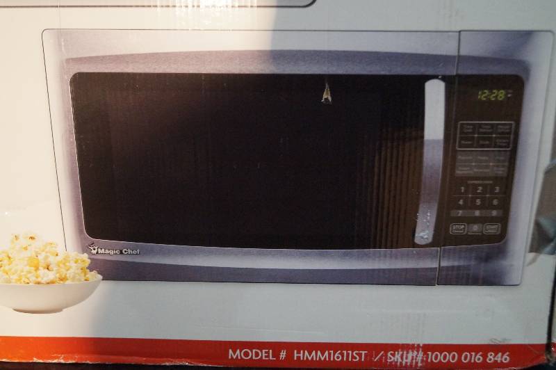 lot 36 image: Magic Chef MIcrowave