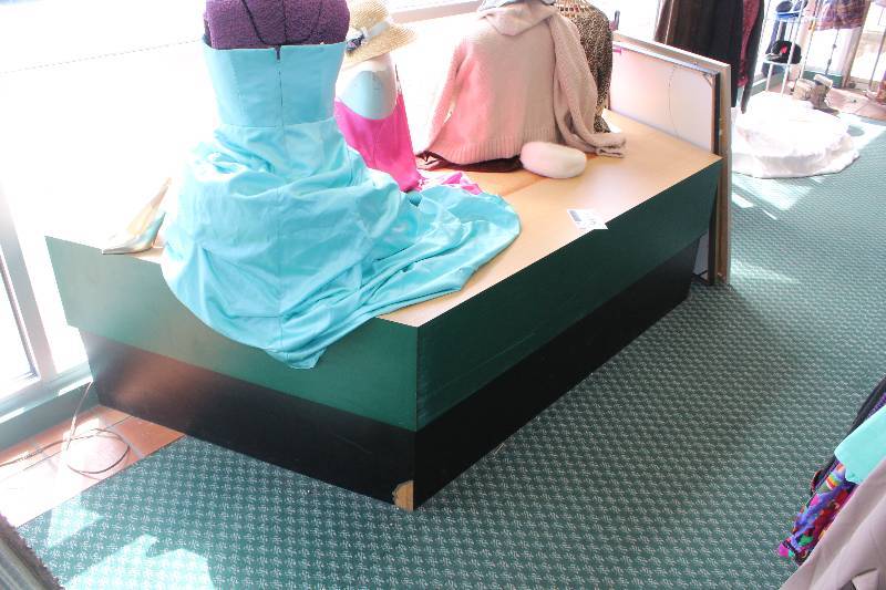 Floor Display Table