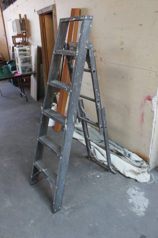6 Wood Ladder