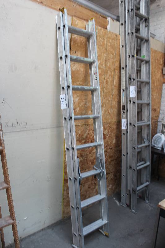 Werner 16 Medium Duty Commercial Aluminum Ladder