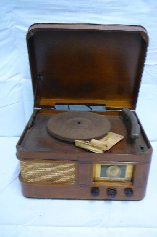Vintage Radio & Record Player
