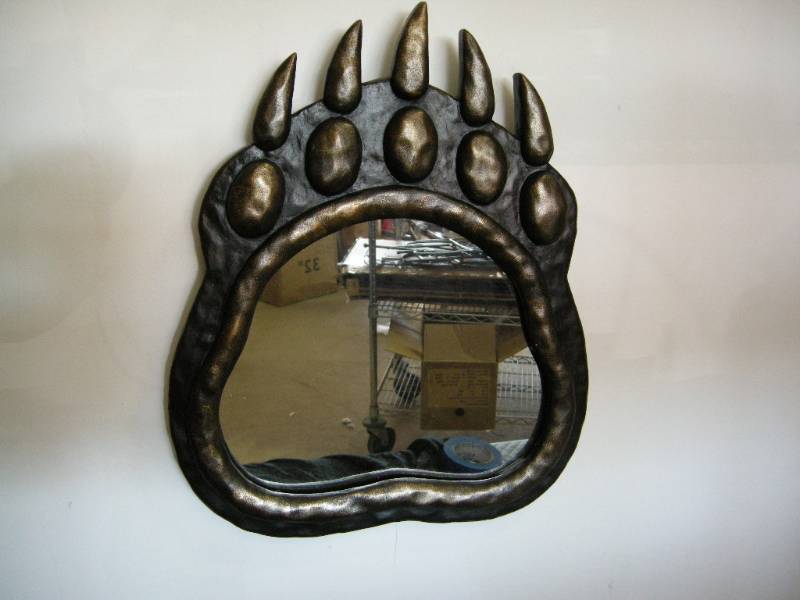 lot 14 image: Bear Paw Mirror