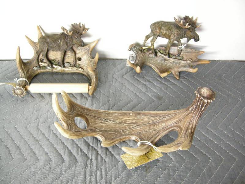 lot 22 image: Moose Antler Dcor