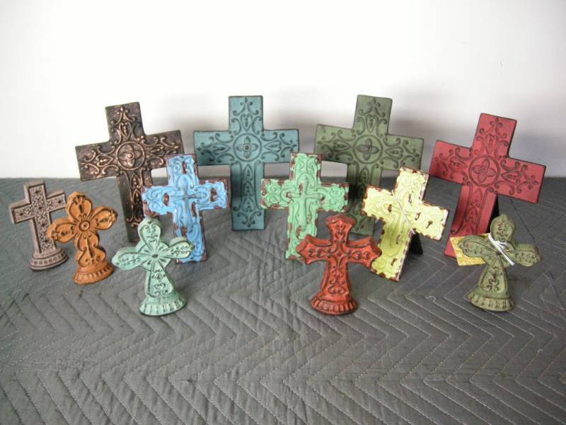 lot 52 image: Small Standing Crosses