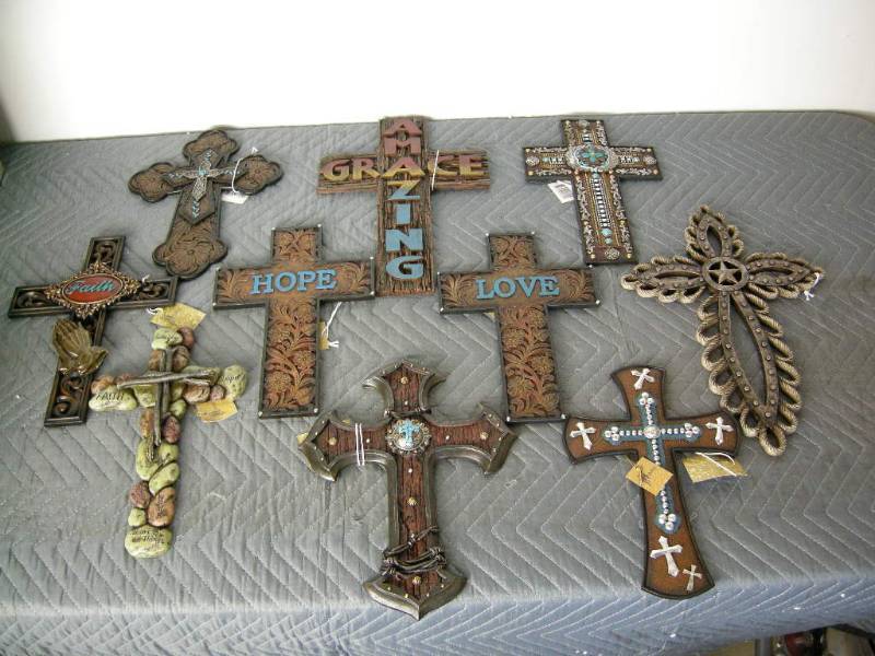 lot 57 image: Western Look Crosses