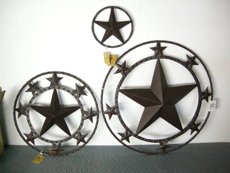 lot 59 image: Metal Star Circle Wall Dcor