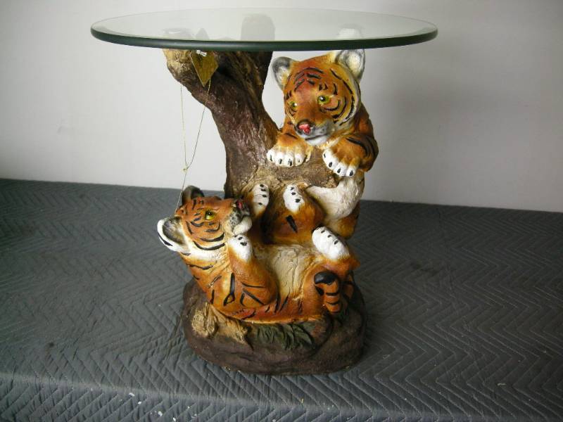 lot 19 image: Tiger End Table
