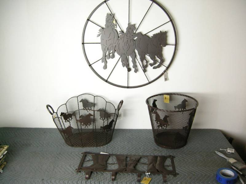 lot 77 image: Metal Western  Horse Dcor