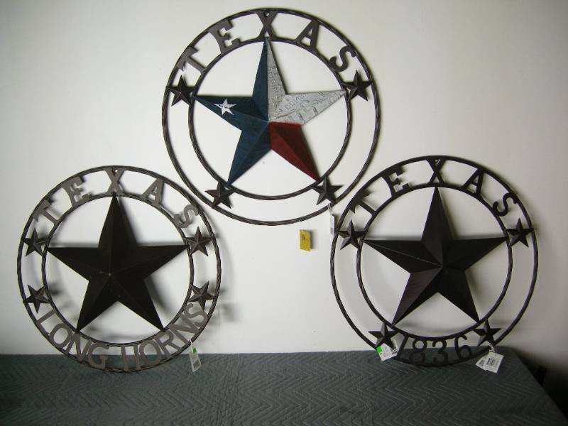 lot 78 image: 3 Metal Texas Hanging Rope Wheels